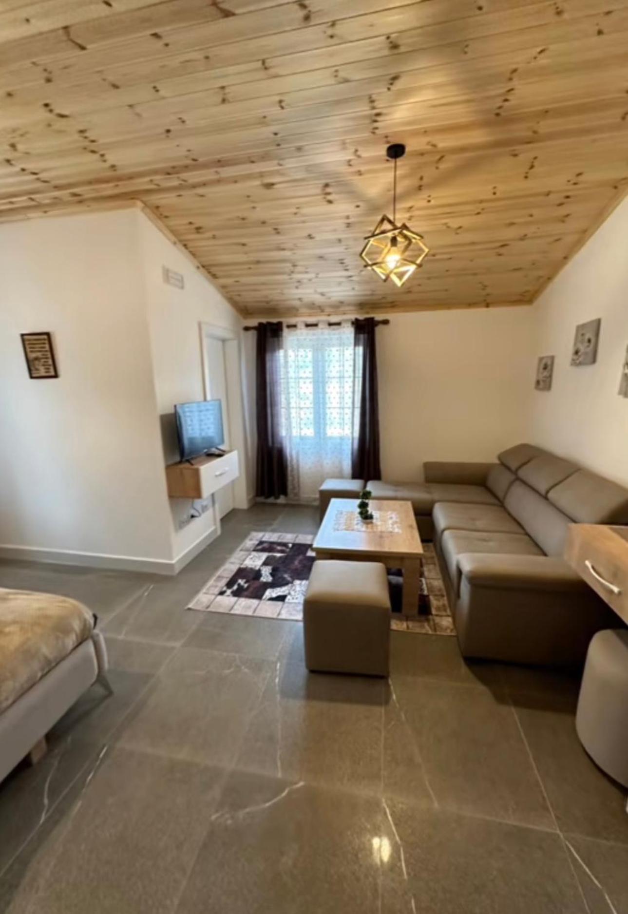 Qyteza Guest House & Camping Shkodër Eksteriør billede