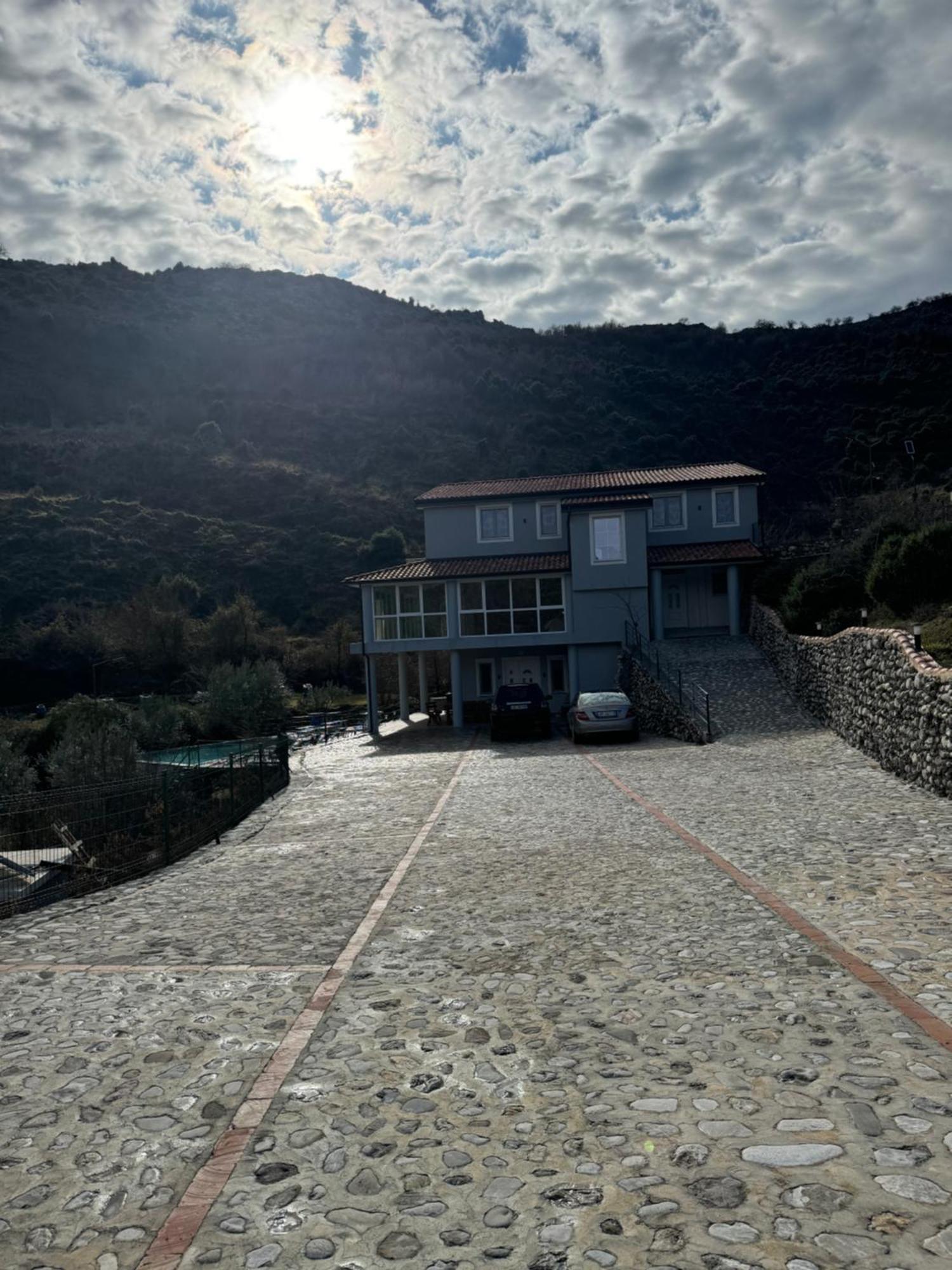 Qyteza Guest House & Camping Shkodër Eksteriør billede